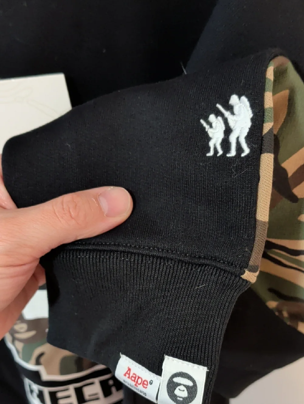 New AAPE X Minecraft Camo Black Sweatshirt - Picture 9 of 12
